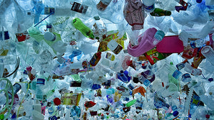 La pollution des bouteilles en plastique